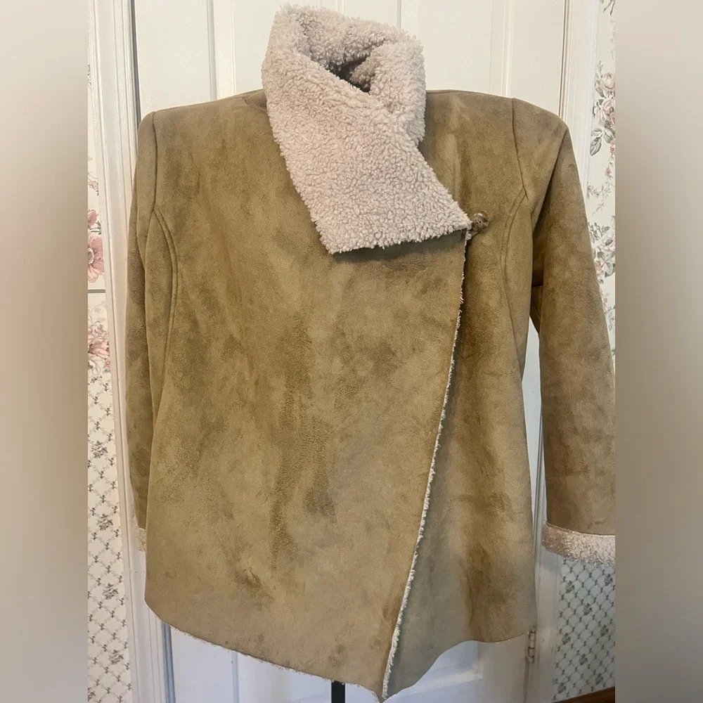 Urban outfitters ecote button Tan Shearling Jacket Anthropologie fp boho moto M